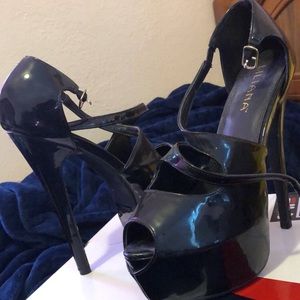 Black heels size 9